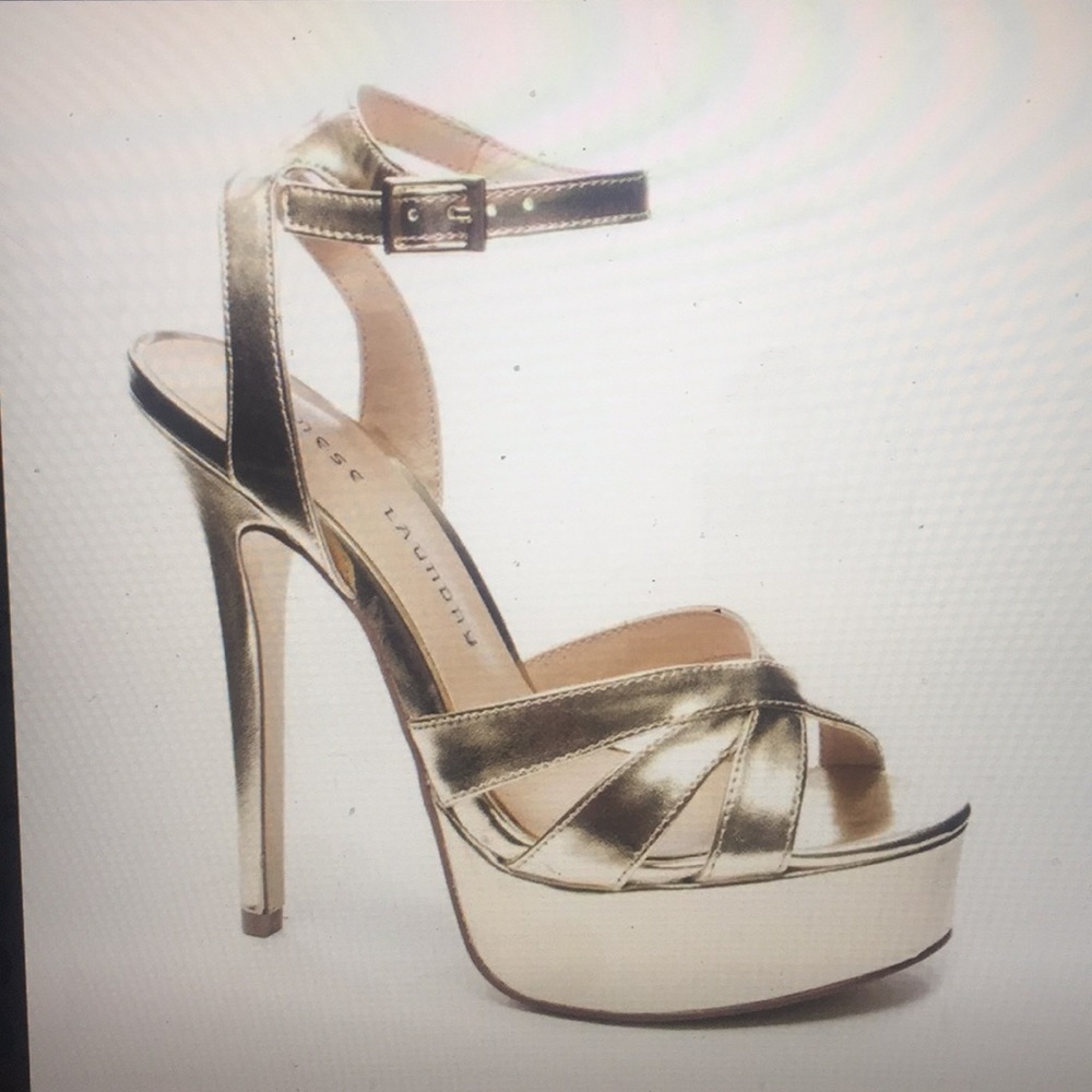 Gold metallic CHINESE LAUNDRY platform heel